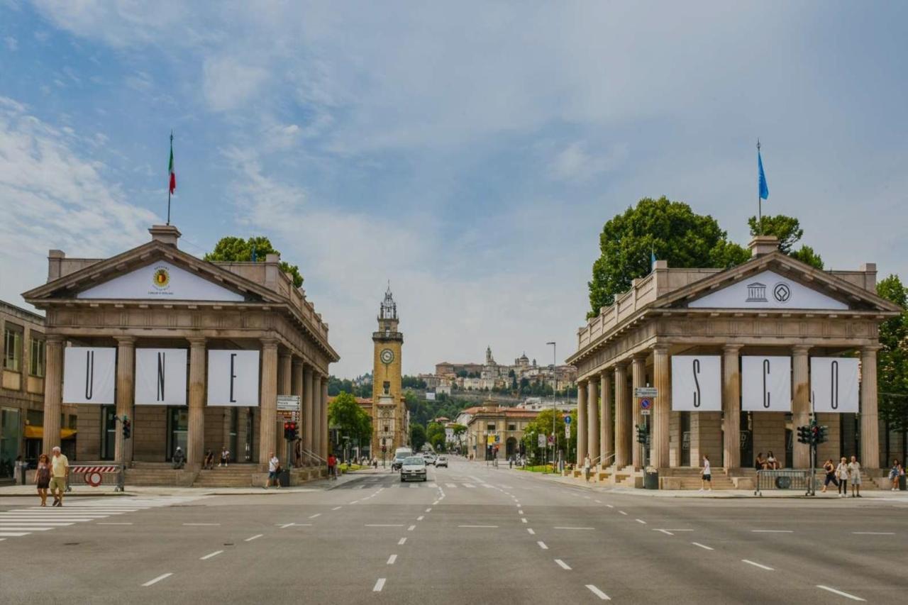 Porta Nuova - Casa Vacanze Ai Mille - 3 Apartment Bergamo Luaran gambar